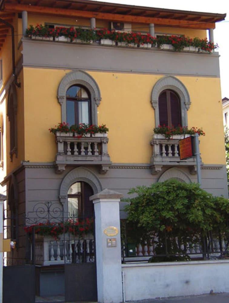 Villino Pensión 2*